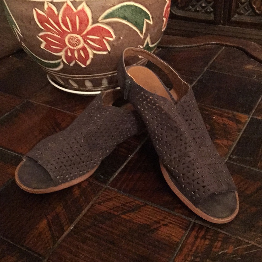 Indigo Rd sandals